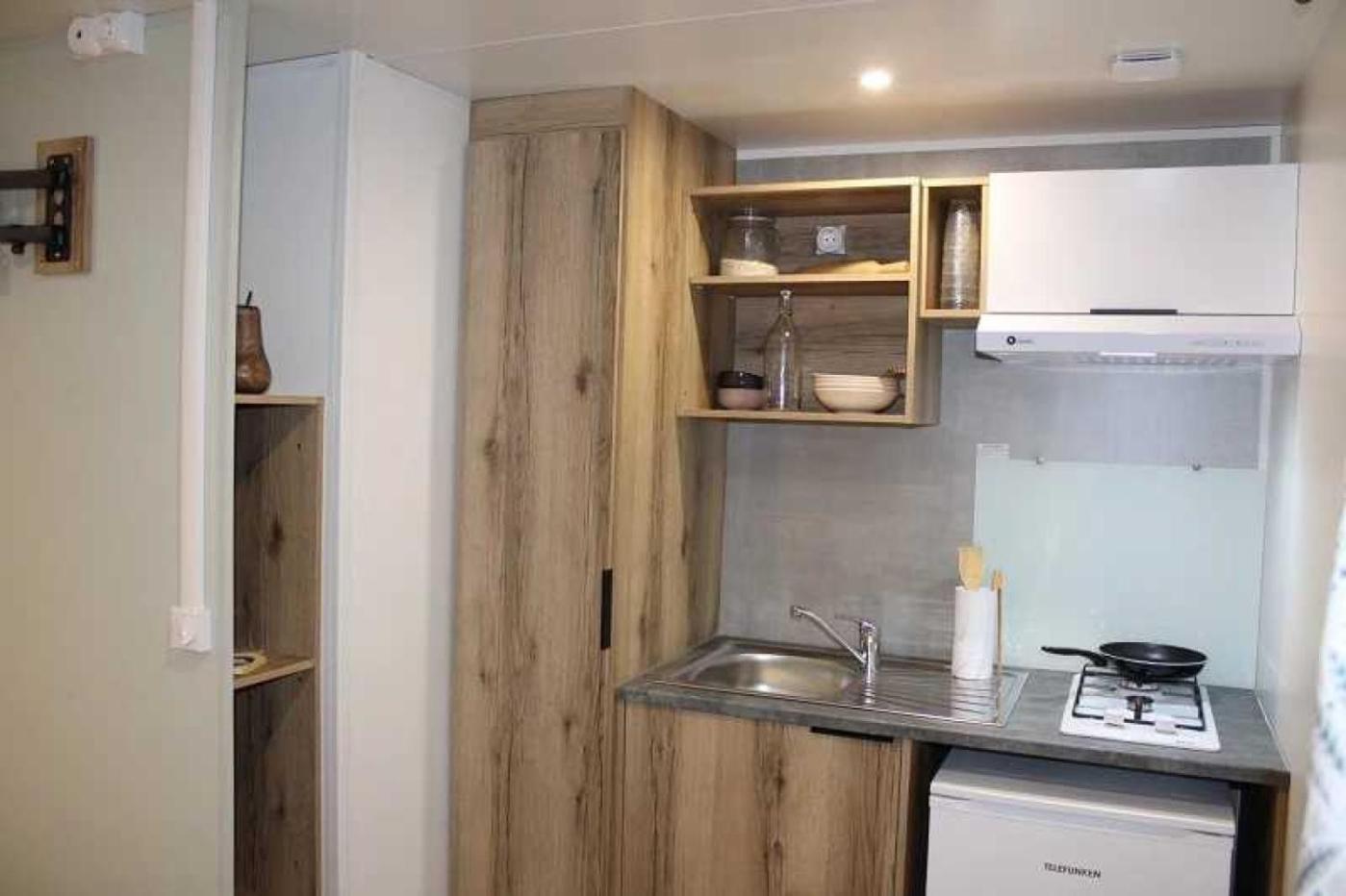 Camping De Charlieu - Mobile Home المظهر الخارجي الصورة